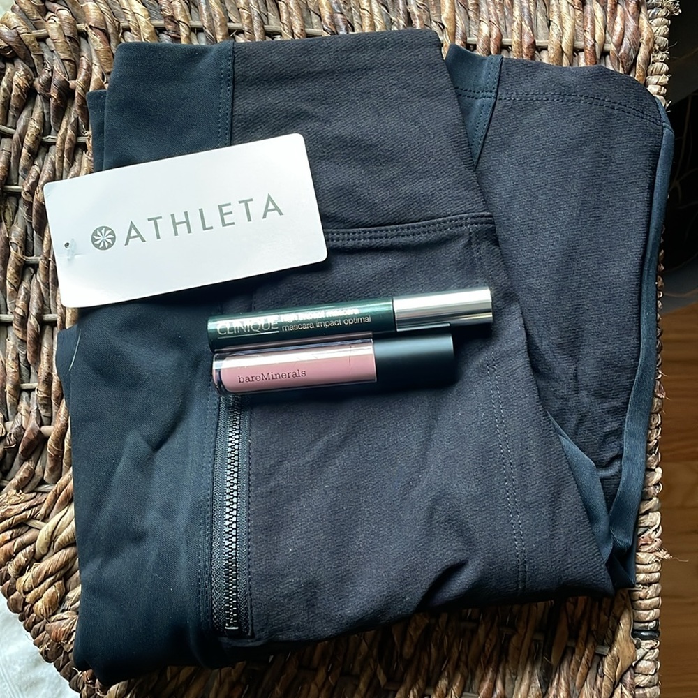 Athleta Headlands Hybrid Tight - size 4P